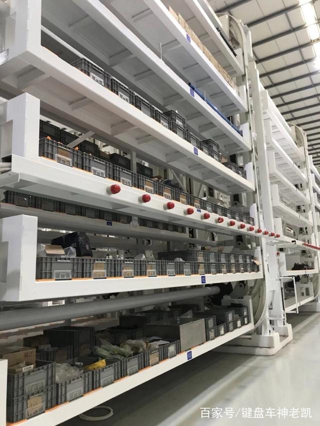 升仕310T新谍照曝光 单摇臂加持，工厂车间实拍引热议